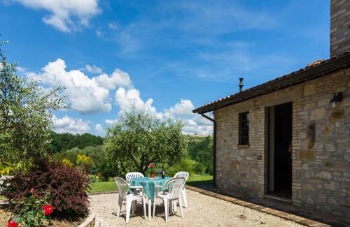 Ramazzano Maison | Farmhouse in Perugia with Swimming Pool