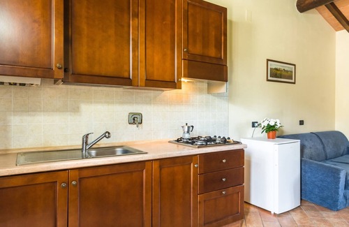 Ramazzano Maison | Farmhouse in Perugia with Hot Tub, Swimming Pool, Garden, BBQ