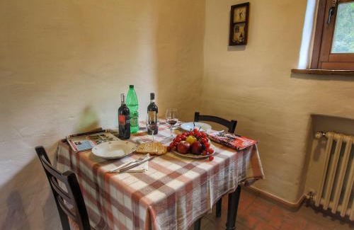 Proceno Maison | Farmhouse in Proceno with Pool and Hill Views