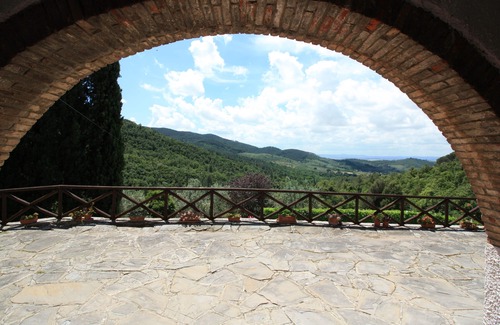 Pieve di Chio Maison | Maison de campagne sur une colline avec vue panoramique et piscine
