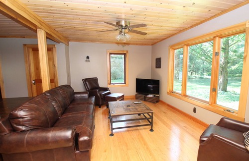 Afton Autre | Farmhouse on 20 acres & Christmas tree farm, miles of hiking trails and woods
