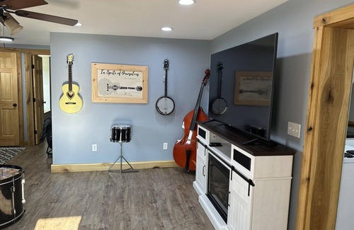Shenandoah Autre | Farmhouse on 6 acres-Gameroom-SNP-Luray Caverns-Massanutten-BRING THE KIDS!