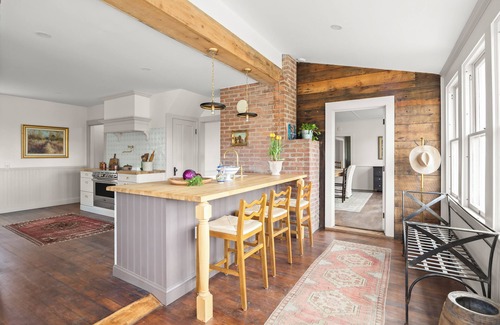 Valatie Autre | Farmhouse Retreat, Outdoor Dining/Fire-Pit, Fast Wifi, Golf & 3-Acre Privacy