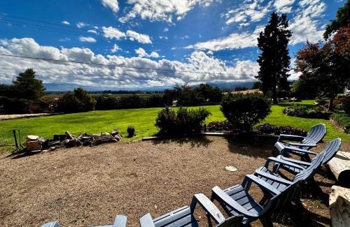 Medford Maison | Farmhouse Rv - Sunset Pergola - Fire Pit - Views