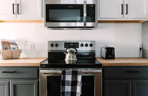Tri-Cities Autre | Farmhouse Style Guesthouse in Kennewick