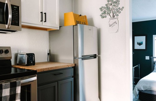 Tri-Cities Autre | Farmhouse Style Guesthouse in Kennewick