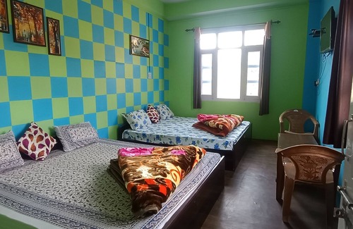 Shimla Autre | farmhouse & treehouse surrounded with orchids with mountain valley and city view