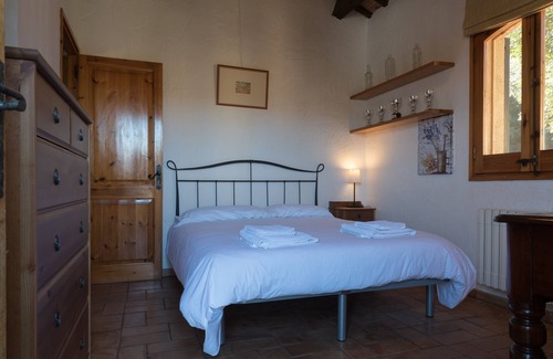 Serinya Autre | Appartement rural 2 chambres avec kitchenette et salle de bain complète