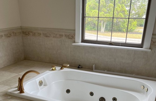 Green Creek Autre | Farmhouse, close to all Wildwood and Cape May Boardwalks. unlimited parking.
