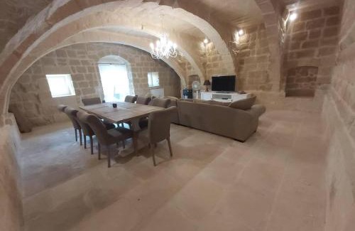 Birbuba Villa | Farmhouse Villa in Gozo with large pool & garden