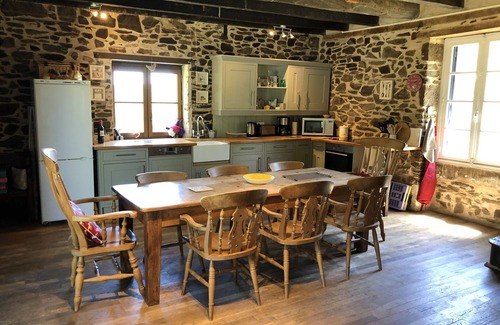 Saint-Paul-la-Roche Maison | Ferme avec usage exclusif de piscine privée et chauffée dans un endroit paisible et rural