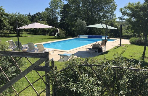 Saint-Paul-la-Roche Maison | Ferme avec usage exclusif de piscine privée et chauffée dans un endroit paisible et rural