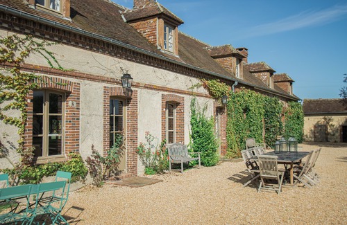 Rueil-la-Gadeliere Cottage | Longère avec Piscine chauffée à 1h30 de Paris