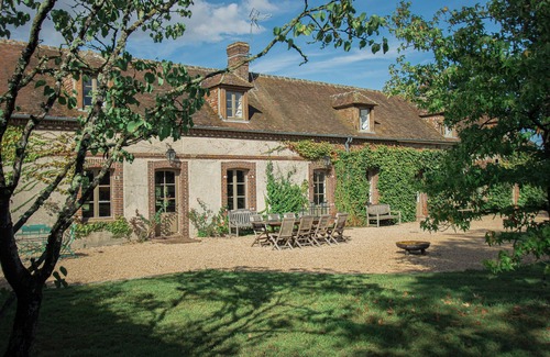 Rueil-la-Gadeliere Cottage | Longère avec Piscine chauffée à 1h30 de Paris