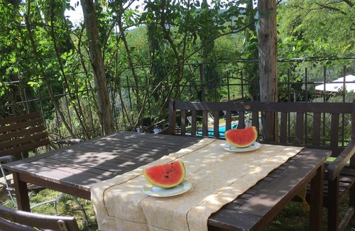 Bucine Maison | mas avec piscine pour 12 personnes immergé dans les bois