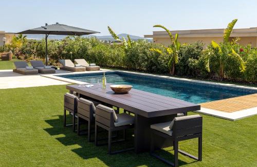 Montenegro Maison | Faro Luxury Home with Heated Pool and Garden