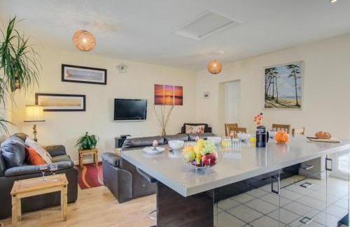 Irstead Maison | Farriers Cottage