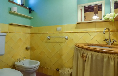 San Michele di Moriano Appartement | Farro, apartment in a small wine farm with swimming pool