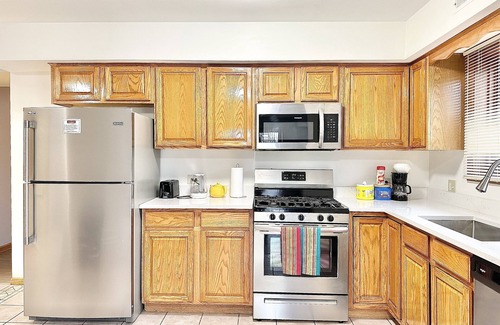 Hickory Hills Appartement | Fast Wi-Fi/4KTV/Free parking/Comfy beds/Getaway