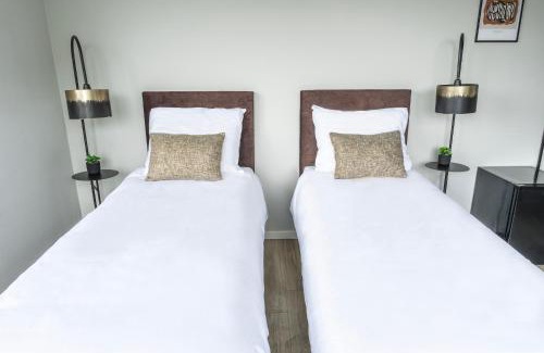 Raamsdonksveer Appartement | Fast Wifi, En Suite Bathroom - Maison Lux