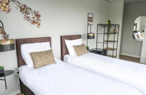 Raamsdonksveer Appartement | Fast Wifi, En Suite Bathroom - Maison Lux