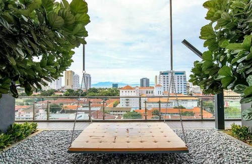 Downtown George Town Appartement | Fat Mona #6 Macalister 218 Tropicana, Georgetown Penang with water dispenser