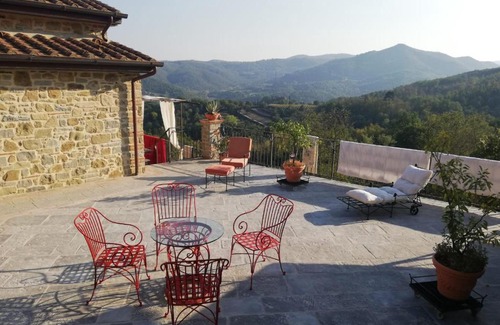 Castel Focognano Maison | Fattoria de' Toscani di Starace Marialaura