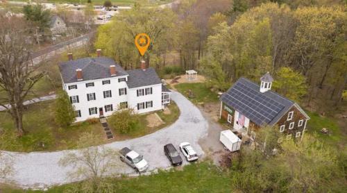 Epping Appartement | Federal on Exeter Circa 1805 Sleeps 8