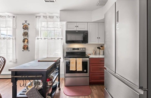 Epping Appartement | Federal on Exeter Circa 1805 Sleeps 8