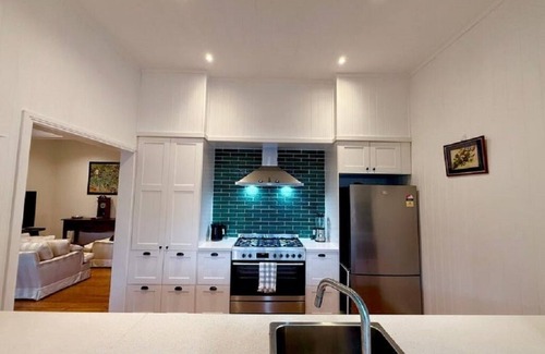 West Ipswich Maison | Federation era charmer, character & location