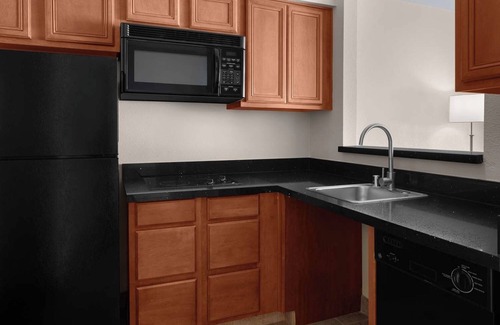 Downtown Hôtel | Feel at Home! Full Kitchen, Pets Allowed and Free Parking!