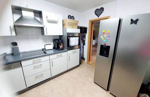 Landstuhl Appartement | Feel at home in my modern art studio apartment!