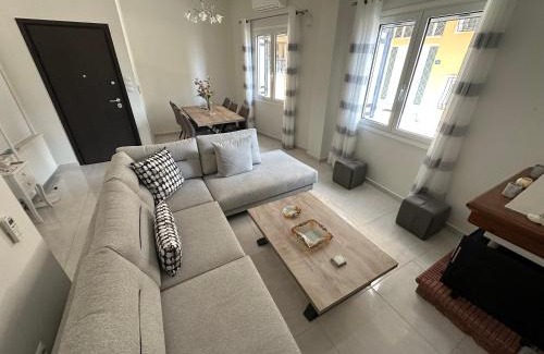 Aigio Appartement | Feel Like Home