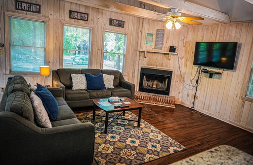 Pine Mountain Chalet De Ski | Feel secluded in this spacious chalet steps from our amenities!