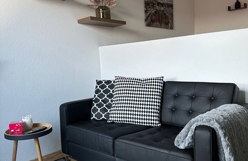Barleben Appartement | Appartement-Salle de bain privée séparée-d'exception-Vue sur la cour
