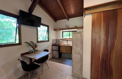 Cabuya Cabine | Feeling Trees Jungle Lodge-Casa Caracoles walking distance to the beach