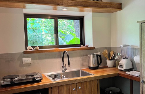 Cabuya Cabine | Feeling Trees Jungle Lodge-Casa Caracoles walking distance to the beach