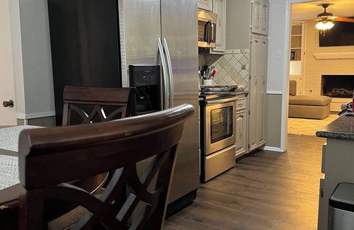 North San Antonio - SAT Maison | Feels like home. Cozy home in a quiet family-friendly neighborhood.