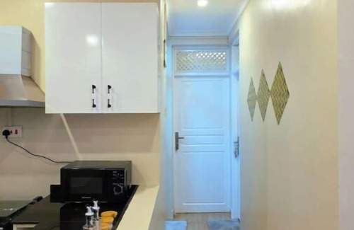 Dar es Salaam Appartement | Fefe's 2BR Apartment with Swimming Pool