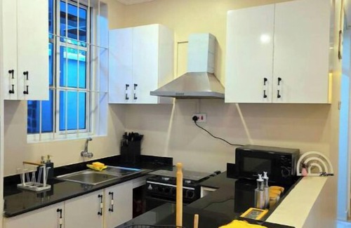 Dar es Salaam Appartement | Fefe's 2BR Apartment with Swimming Pool