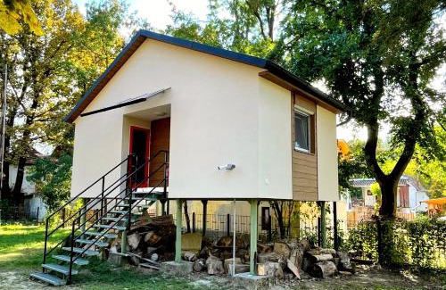Baja Maison | Fekete Gólya Pihenőház