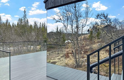 Nord-Aurdal Cabine | Fela Mirror Cabin - Scenic Glass Retreat at 1000 Meters in Valdres