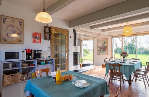 Plounevez-Lochrist Maison | Feliz Breizh by Interhome
