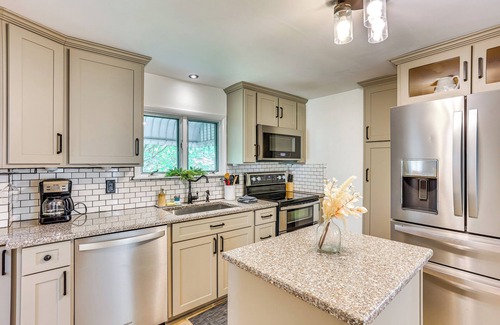 Bernville Maison | Fenced Backyard, Grill & Deck: Bernville Home!