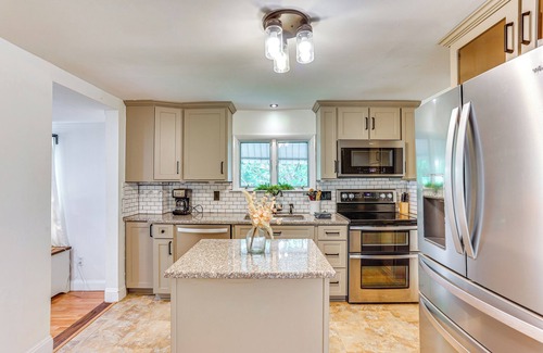 Bernville Maison | Fenced Backyard, Grill & Deck: Bernville Home!