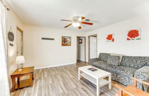 Superior Maison | Fenced Yard and Mtn Views Dog-Friendly Superior Gem