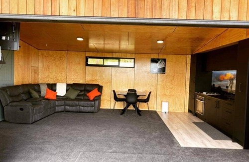 Karamea Maison | Fenian Retreat. Nestled on the edge of Kahurangi National Park, Karamea.