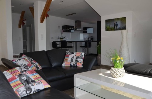 Neustadt-Hambach Appartement | Ferienwohnung im Seminargarten - Appartement/fewo, Dusche und Bad, WC, Nichtraucher
