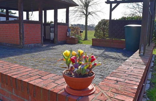 Alt Bukow Appartement | Des vacances sous le toit de chaume jusqu'à 6 personnes