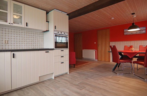 Alt Bukow Appartement | Des vacances sous le toit de chaume jusqu'à 6 personnes